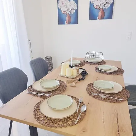 Athena South Crete 아파트